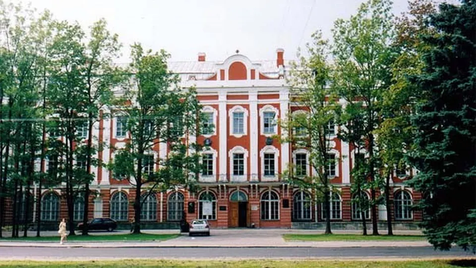 St. Petersburg Devlet Üniversitesi kampüs görünümü